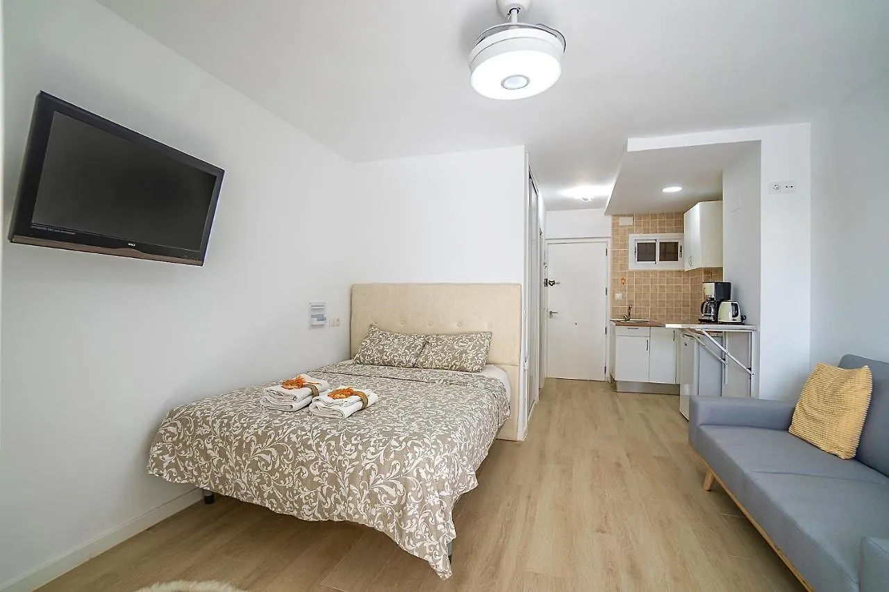 797 Holiday Rentals - Comodo Estudio En Agata Con Terraza Benalmadena