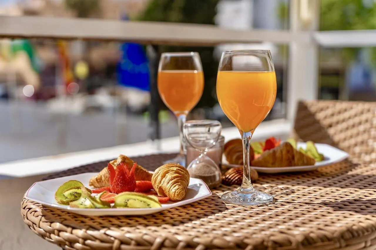 Apartment 797 Holiday Rentals - Comodo Estudio En Agata Con Terraza Benalmadena